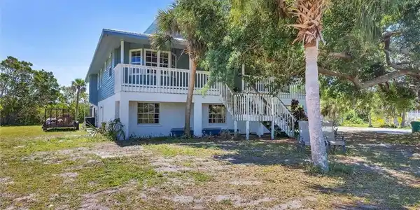 1365 Manor RD