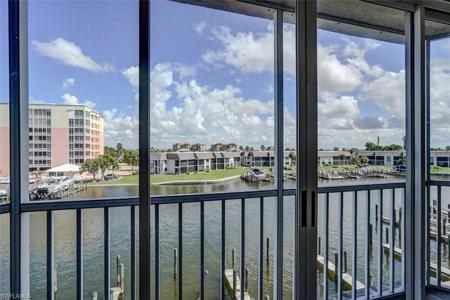 4551 Bay Beach LN