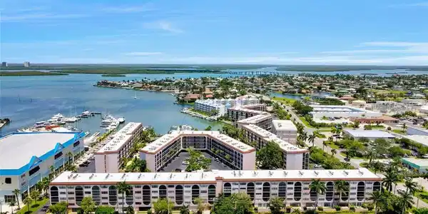 1024 Anglers Cove CV