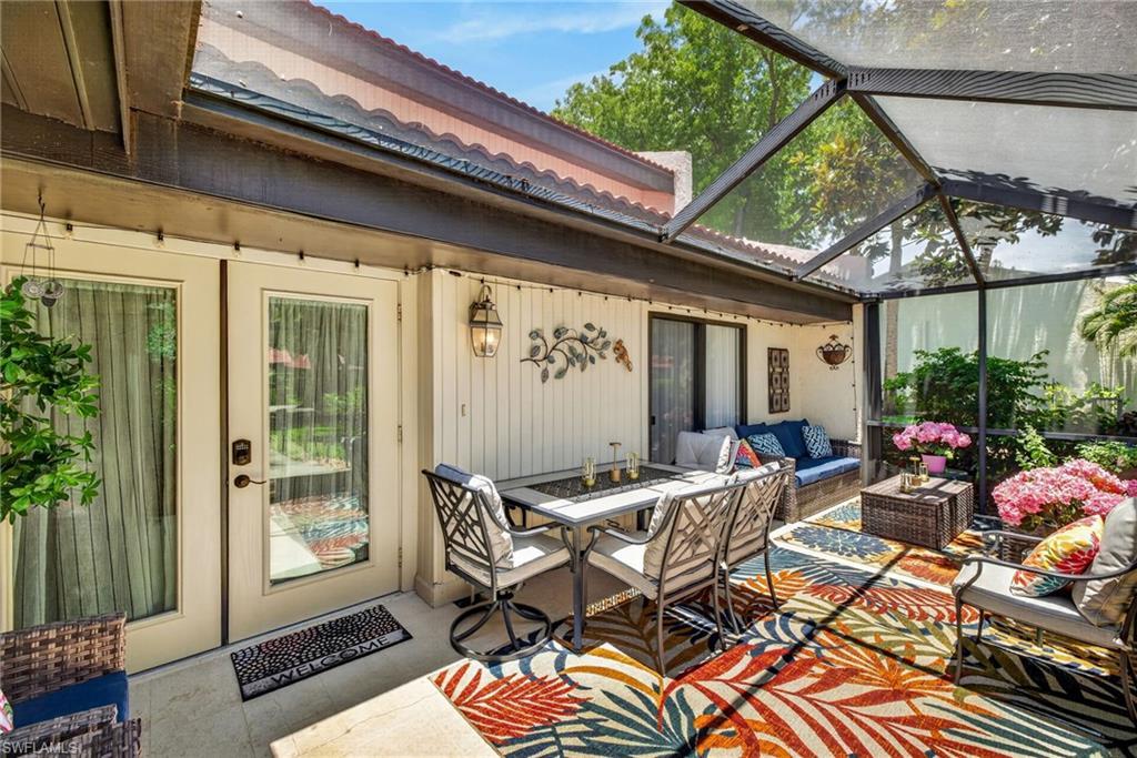 Image 4: Great screened in space to enjoy the outdoors