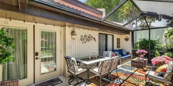Image 4: Great screened in space to enjoy the outdoors