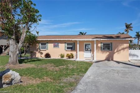 3728 Emerald AVE
