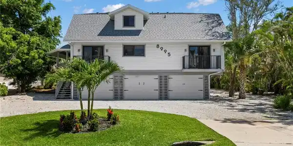 8995 Mockingbird