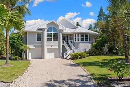 480 Las Tiendas LN