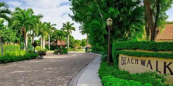 565 Beachwalk CIR
