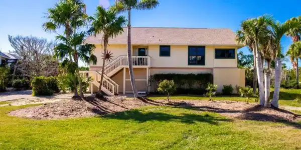 3025 Poinciana CIR