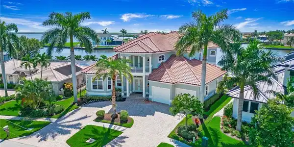 739 Fairlawn CT