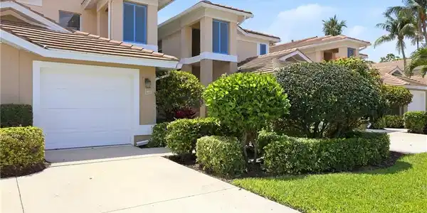 817 Carrick Bend CIR
