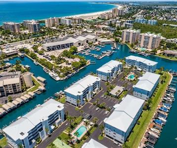 4511 Bay Beach LN