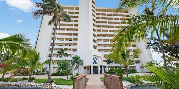 7500 Estero BLVD