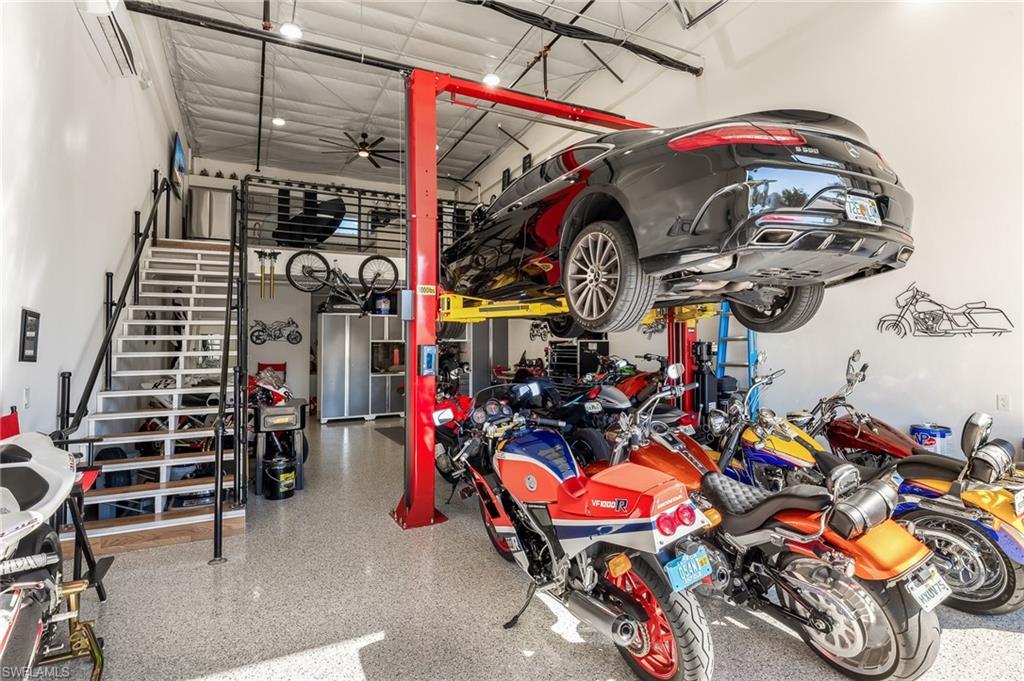 Image 3: Garage with a mini split for heating / cooling