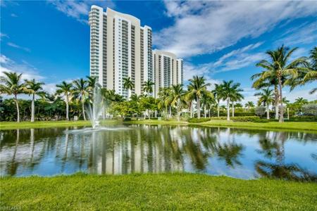 3000 Oasis Grand BLVD