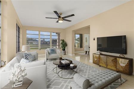 275 Lakeview DR