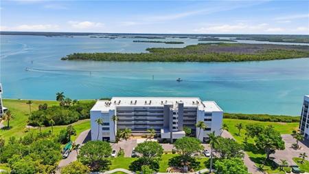 4223 Bay Beach LN