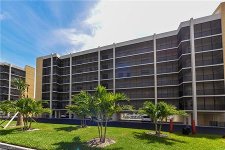4431 Bay Beach LN