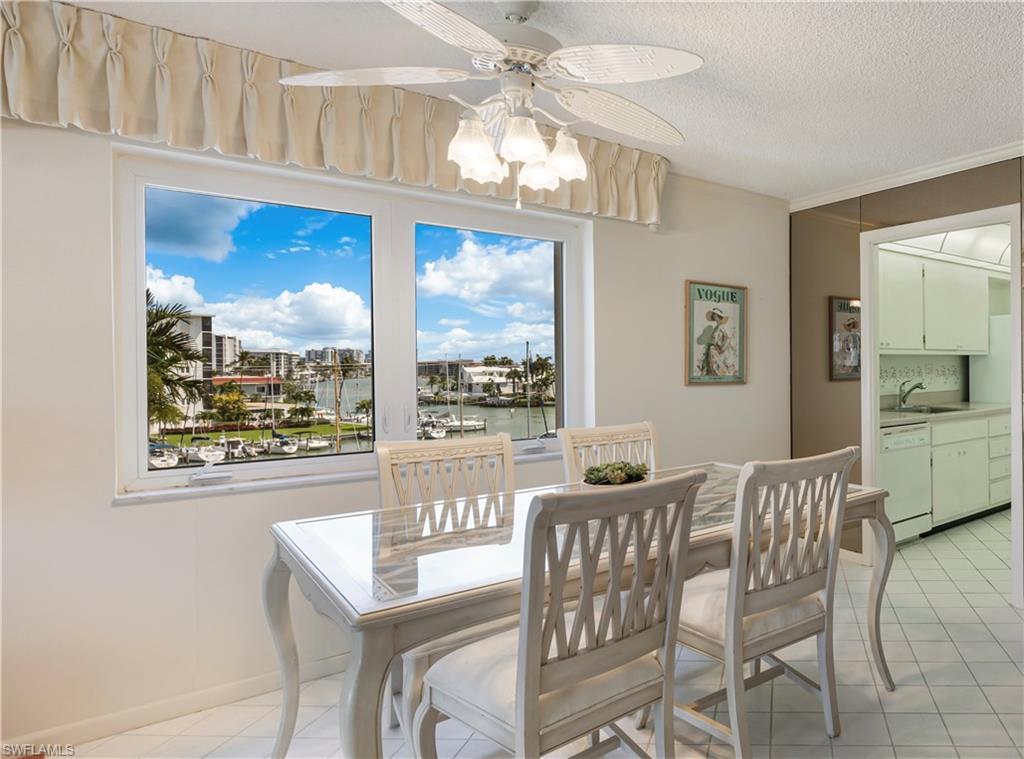 Image 2: Dining area has a bay view