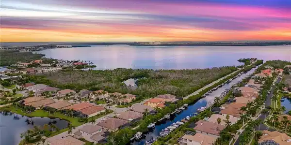 15965 Tropical Breeze DR