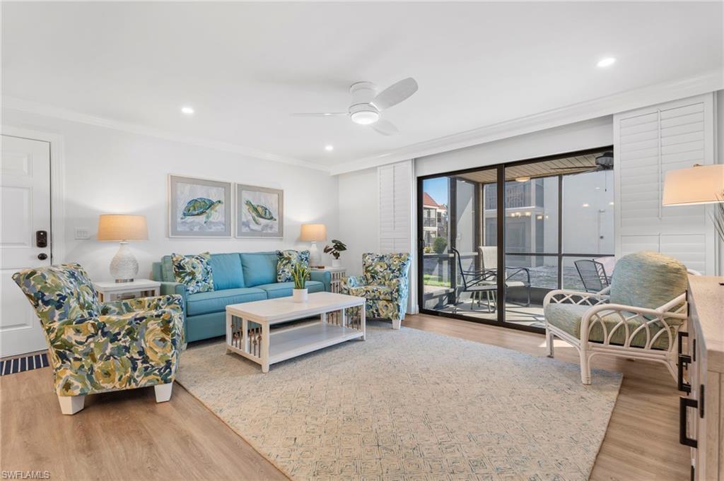 Image 3: Living Room