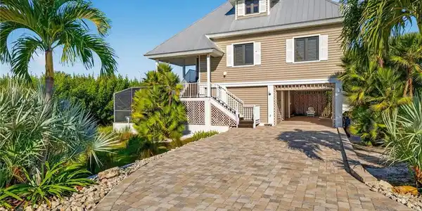 698 Spartina CT