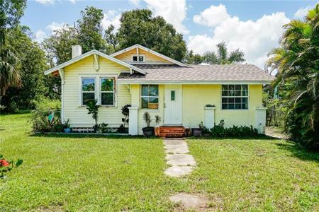 1117 Rose AVE