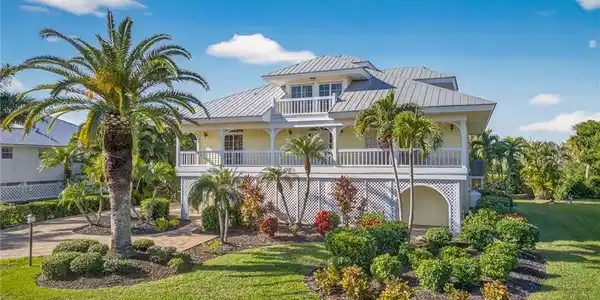 1422 Sanderling CIR