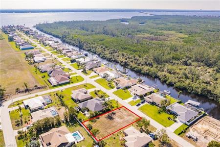 2133 Coral Point