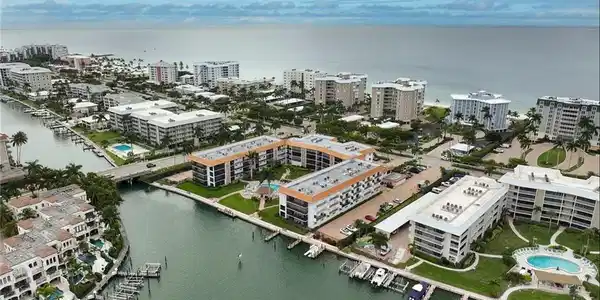 2900 Gulf Shore BLVD N