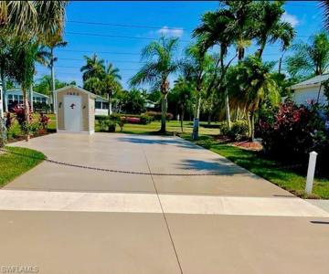 1639 Diamond Lake CIR