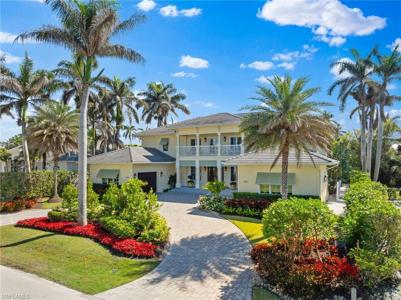 390 Windward WAY
