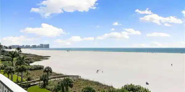 320 Seaview CT
