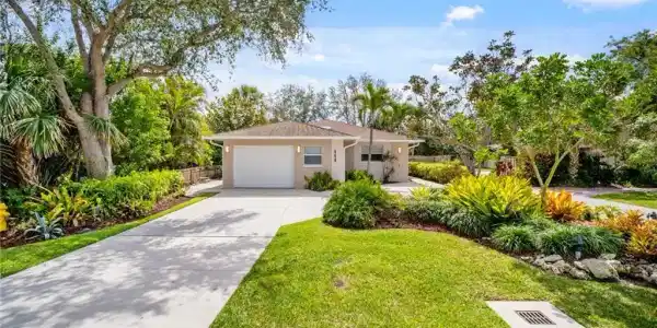 668 95th AVE N