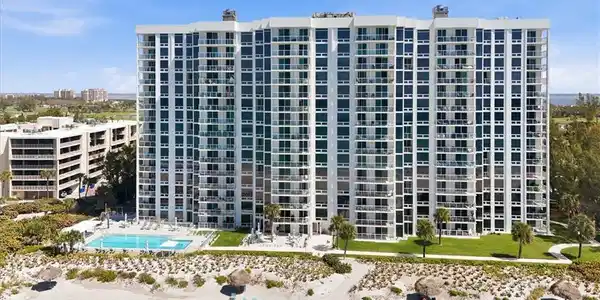 2425 Gulf Of Mexico DR