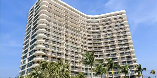 380 Seaview CT