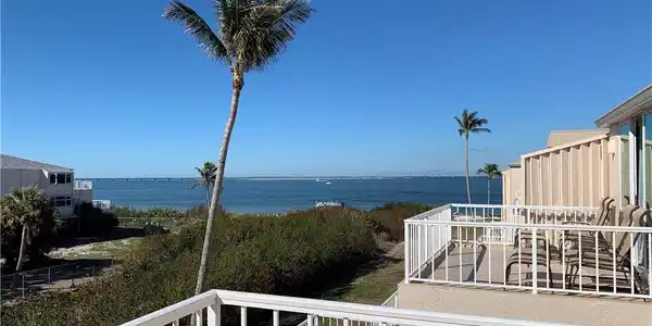 200 Periwinkle WAY