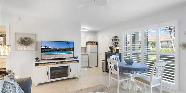 235 Seaview CT