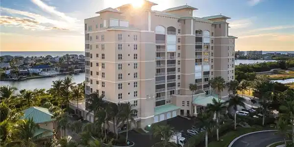 4192 Bay Beach LN