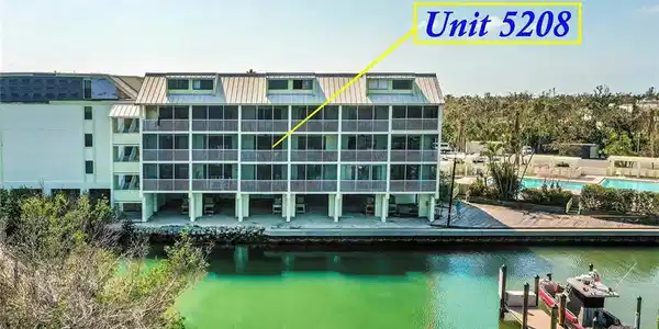 5208 Bayside Villas