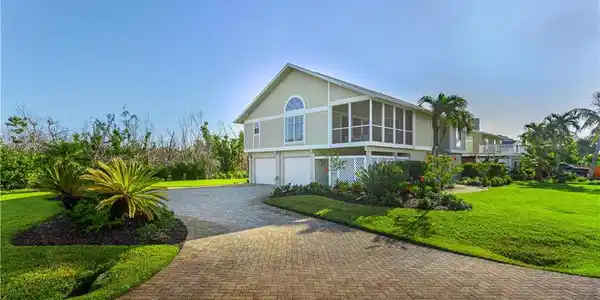 950 Sand Castle RD