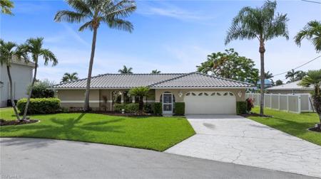2121 SE 25th TER