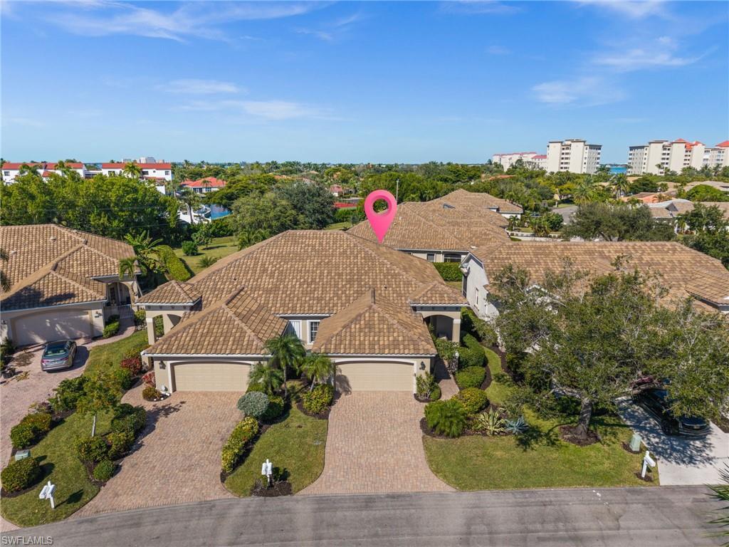 Image 3: The right side of the attached villa is located in an extremely quiet side street of Laguna Drive!