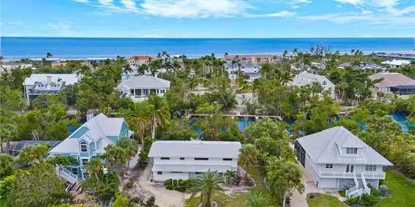 931 S Yachtsman DR