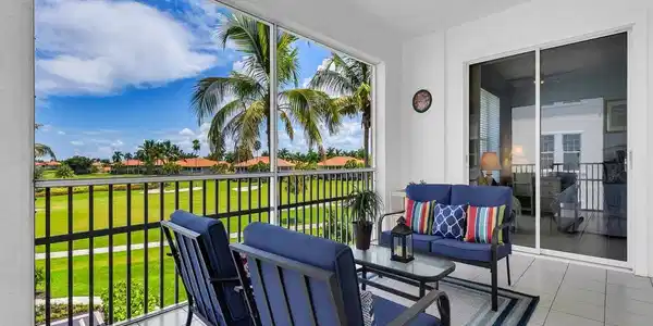 11100 Harbour Yacht CT