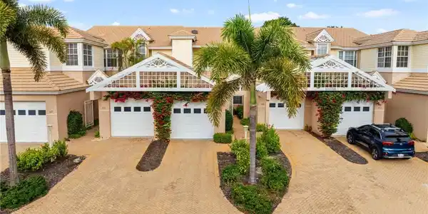 25140 Goldcrest DR