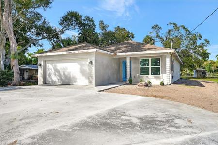 3949 Desoto AVE