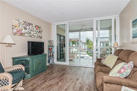 805 River Point DR