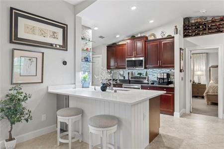 1213 SW 39th ST