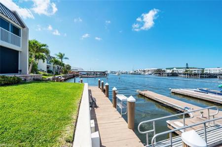 800 River Point DR