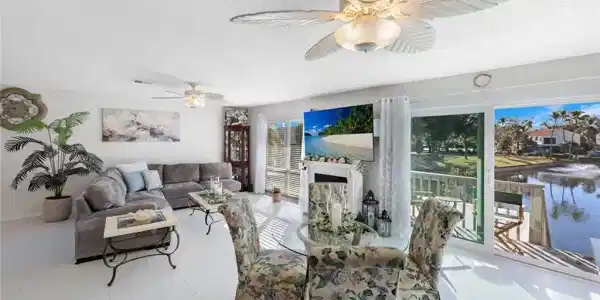 4251 Island CIR