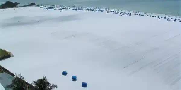 Image 2: Expansive Beach