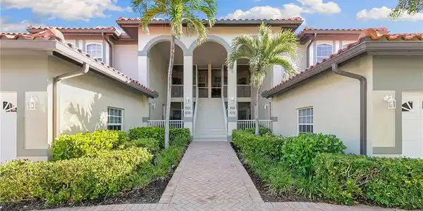 215 Waterside CIR